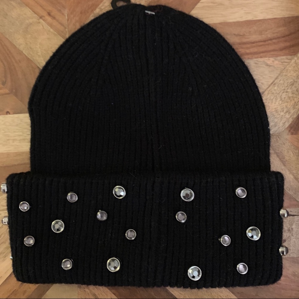 Steve Madden black winter hat